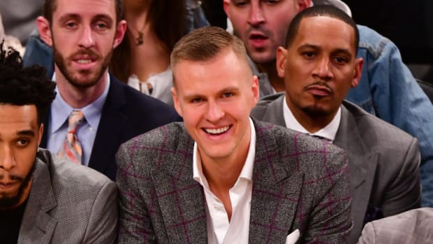 kristaps-signs-deal-free-agency.jpg